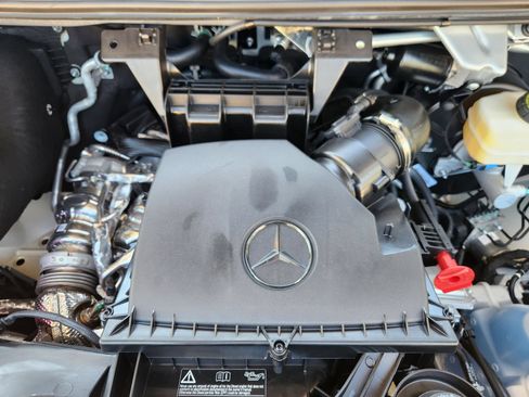 Used 2025 Mercedes-Benz Sprinter 2500 image 21