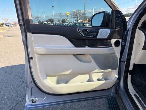 Used 2021 Lincoln Navigator Black Label image 12