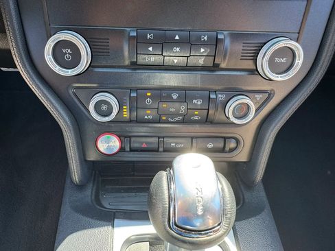 Used 2021 Ford Mustang Coupe image 34