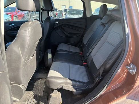 Used 2017 Ford Escape SE w/ SE Sport Appearance Package image 11