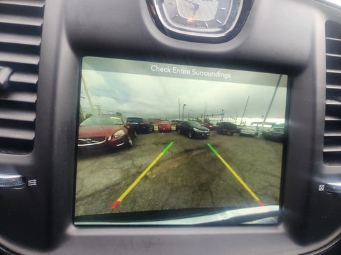 Used 2019 Chrysler 300 S AWD/4WD image 21