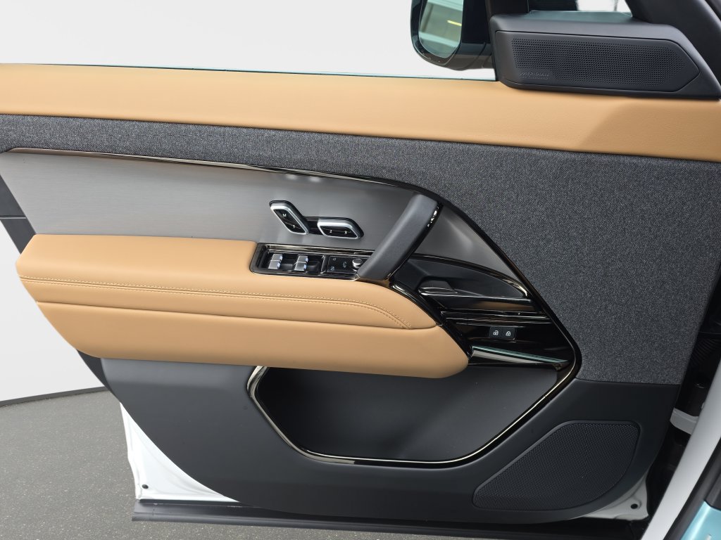 New 2027 Land Rover Range Rover Sport SE AWD/4WD image 19
