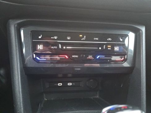 Certified 2023 Volkswagen Tiguan SE w/ Panoramic Sunroof Package image 20