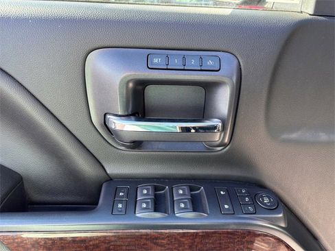 Used 2017 GMC Sierra 1500 SLT w/ SLT Premium Package image 18