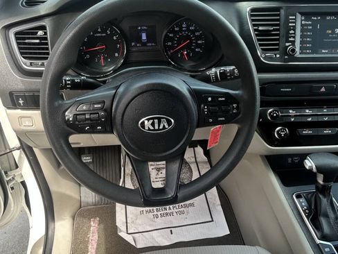 Used 2021 Kia Sedona LX FWD image 13