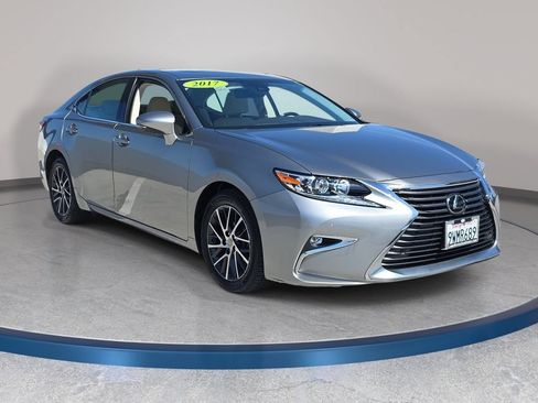 Used 2017 Lexus ES 350 w/ Navigation System Package FWD image 4