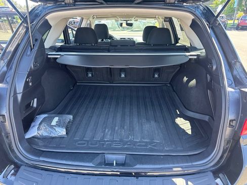 Used 2018 Subaru Outback 2.5i Premium AWD/4WD image 12