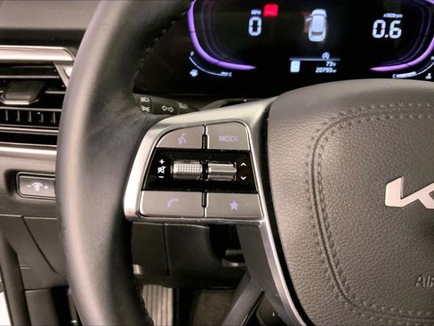Certified 2025 Kia Telluride S FWD image 18