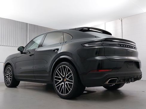 Used 2025 Porsche Cayenne Coupe w/ Premium Package Plus image 3