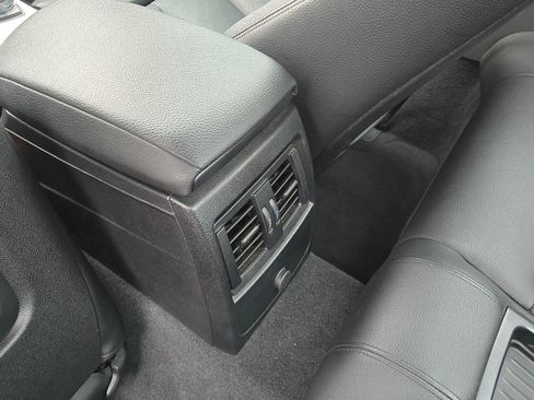 Used 2016 BMW M235i Coupe image 12