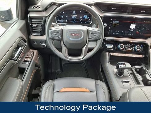 Used 2025 GMC Sierra 1500 AT4 w/ AT4 Premium Package AWD/4WD image 3