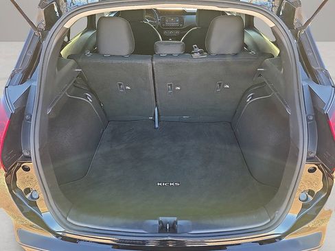 Used 2023 Nissan Kicks SV image 15