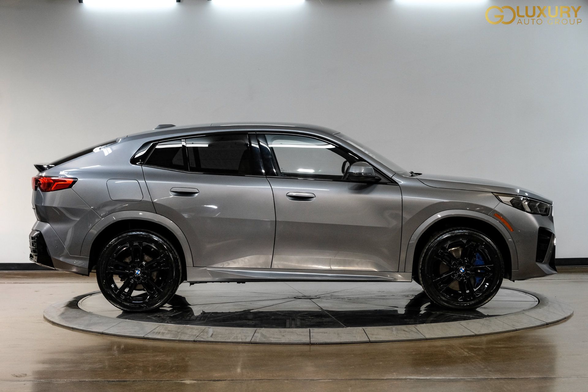 Used 2026 BMW X2 xDrive28i AWD/4WD image 9