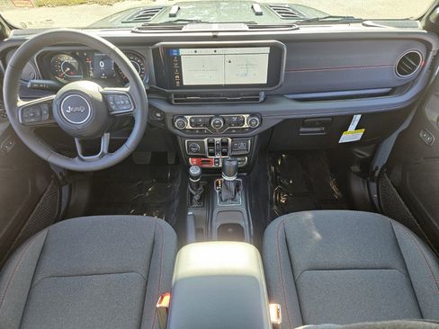 Used 2025 Jeep Gladiator Rubicon w/ Convenience Group image 13