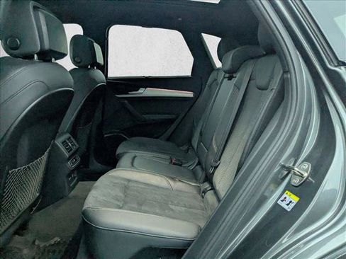 Used 2022 Audi Q5 e Prestige w/ Prestige Package image 19