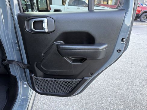 Used 2024 Jeep Wrangler Unlimited Rubicon 4xe AWD/4WD image 15