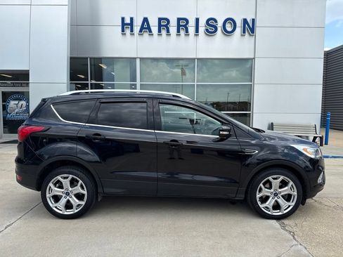 Used 2019 Ford Escape Titanium AWD/4WD image 4