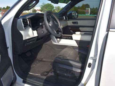 Used 2024 Toyota Sequoia Capstone image 12