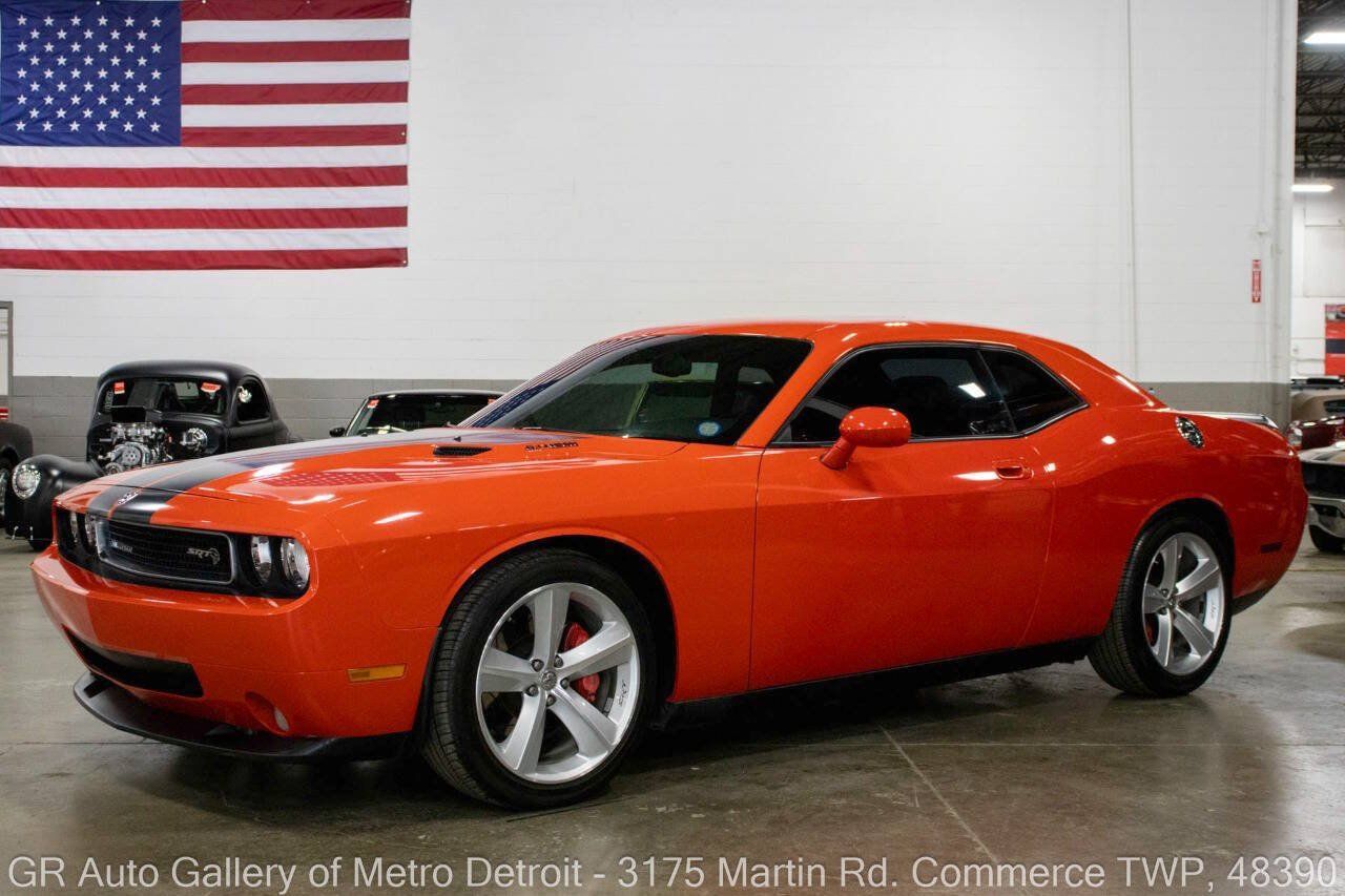 Used 2009 Dodge Challenger SRT8 w/ SRT Option Group II RWD image 1
