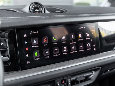 Used 2024 Porsche Cayenne Turbo image 32