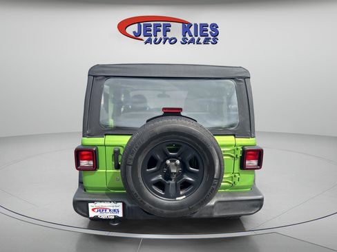 Used 2019 Jeep Wrangler Sport AWD/4WD image 6