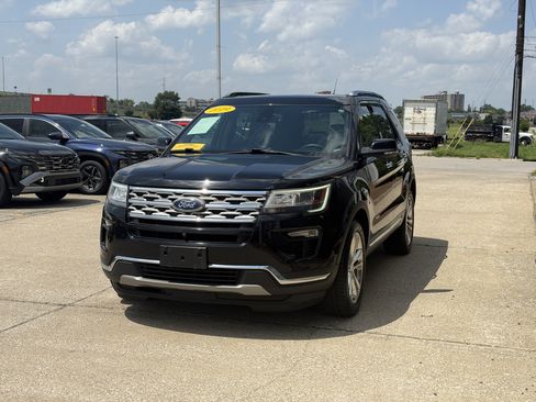 Used 2019 Ford Explorer Limited w/ Ford Safe & Smart Package AWD/4WD image 17