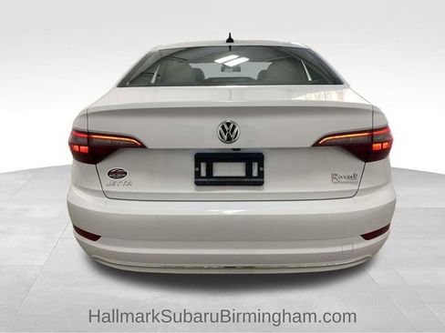 Used 2021 Volkswagen Jetta image 3