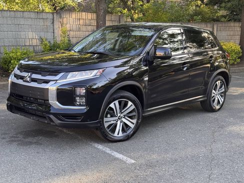 Used 2025 Mitsubishi Outlander Sport ES AWD/4WD image 2