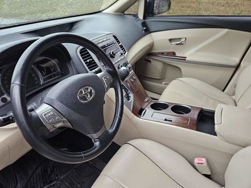 Used 2009 Toyota Venza AWD image 10