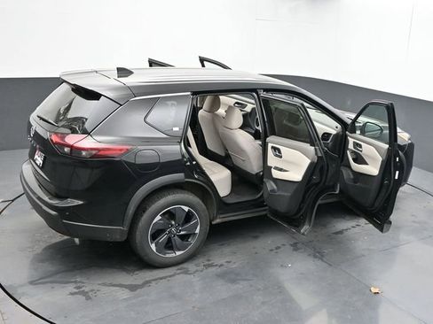 Used 2025 Nissan Rogue SV FWD image 46
