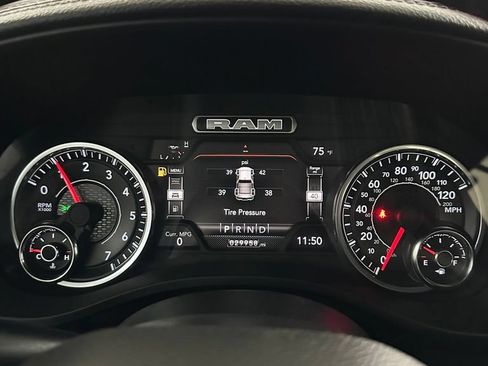 Used 2023 RAM 1500 Laramie AWD/4WD image 17