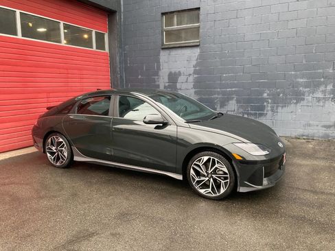 Used 2023 Hyundai Ioniq 6 SEL image 1