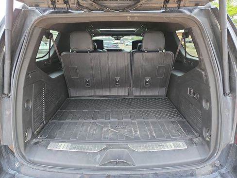 Used 2023 GMC Yukon XL Denali w/ Denali Reserve Package image 12