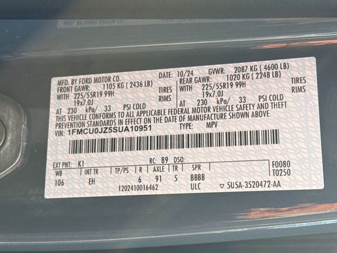 Used 2025 Ford Escape Platinum image 30