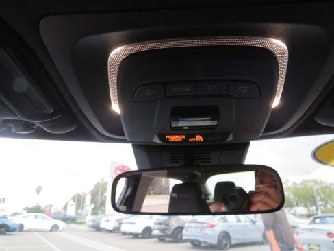 Used 2024 Toyota Corolla SE image 30