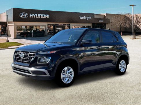 New 2026 Hyundai Venue SE image 2