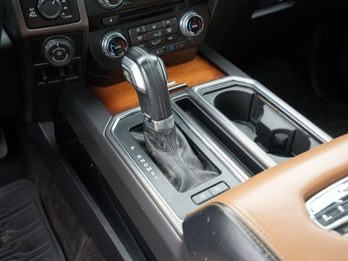 Used 2016 Ford F150 Limited image 24