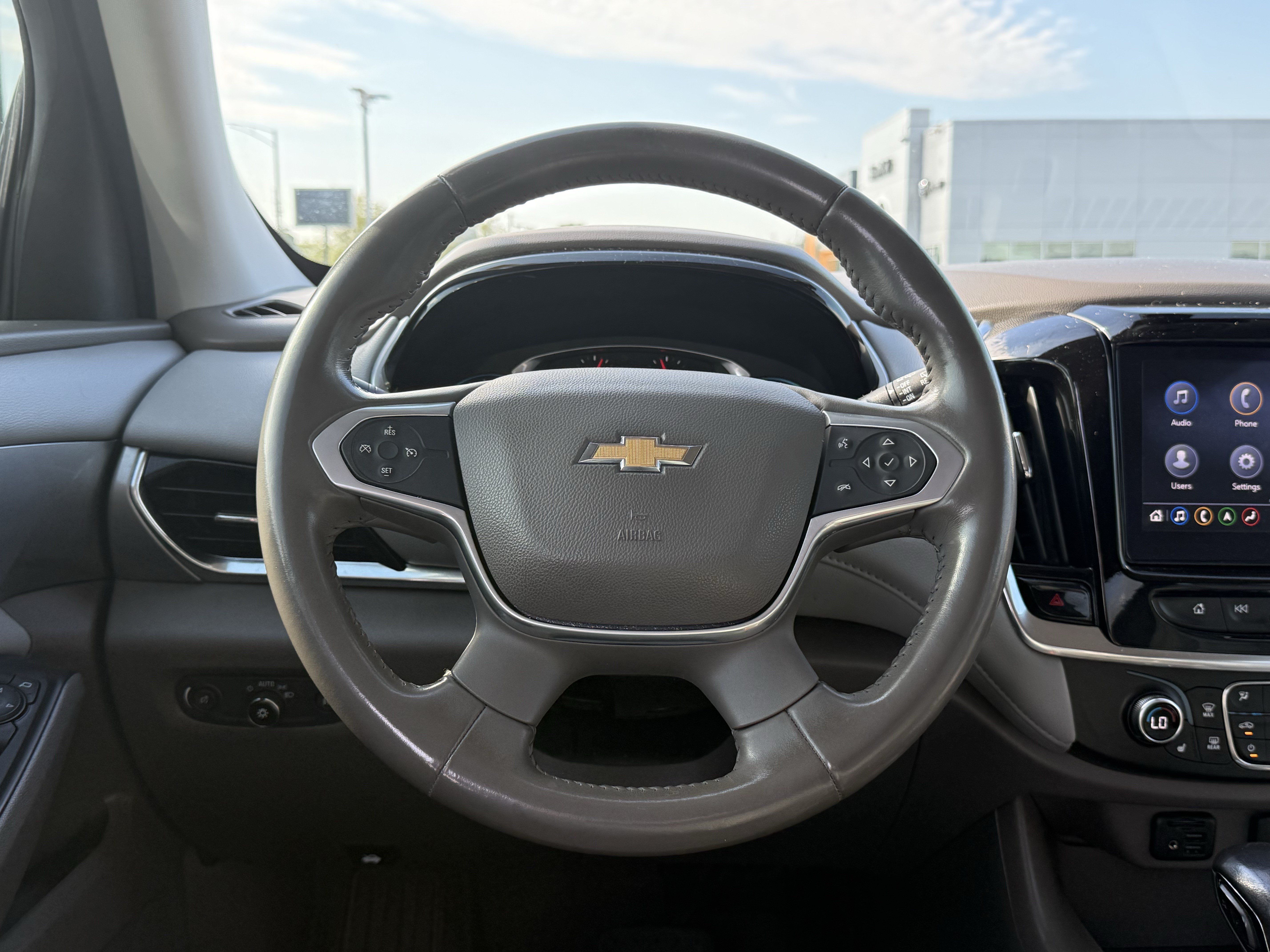 Used 2021 Chevrolet Traverse LT w/ LT Premium Package FWD image 6