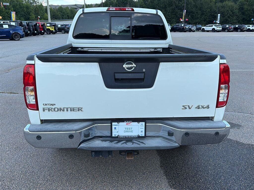 Used 2015 Nissan Frontier SV w/ SV Value Truck Package AWD/4WD image 4