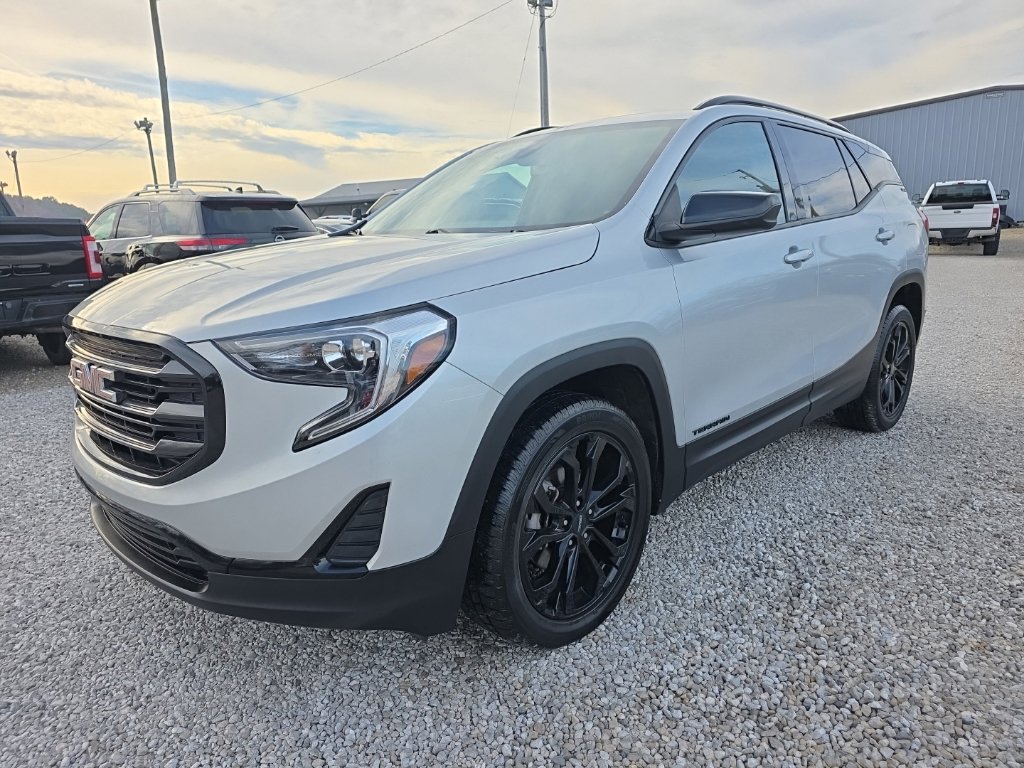 Used 2021 GMC Terrain SLE w/ Elevation Edition AWD/4WD image 3