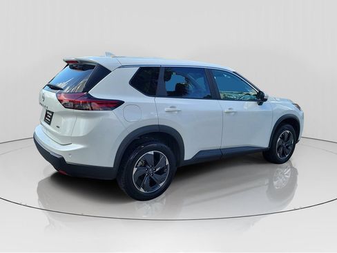 Used 2025 Nissan Rogue SV AWD/4WD image 7