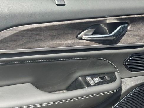 New 2024 Jeep Grand Cherokee Overland w/ Advanced Protech Group III image 18