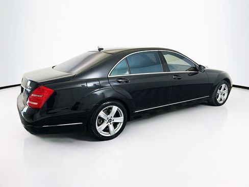 Used 2011 Mercedes-Benz S 550 4MATIC image 9