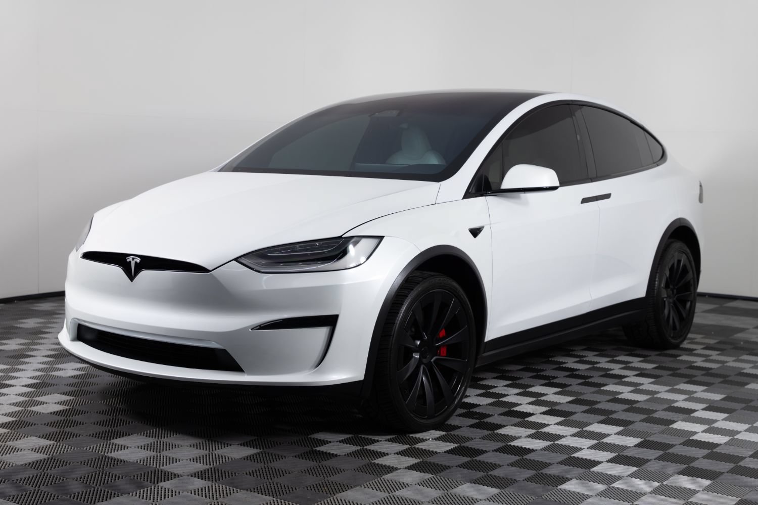 Used 2023 Tesla Model X AWD/4WD image 2