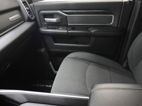 Used 2022 RAM 2500 Big Horn w/ Night Edition AWD/4WD image 13