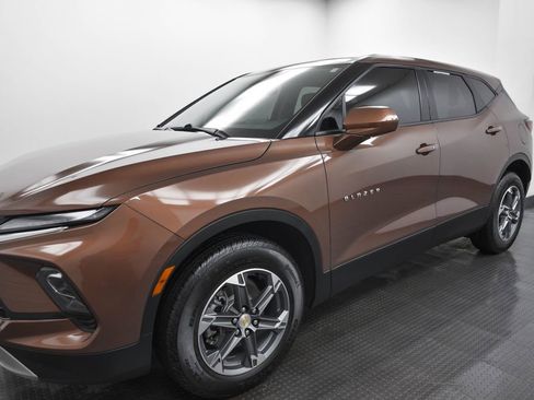 Used 2023 Chevrolet Blazer LT w/ Driver Confidence Package AWD/4WD image 6