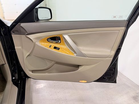 Used 2007 Toyota Camry XLE image 38