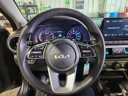 Used 2022 Kia Forte LXS image 11