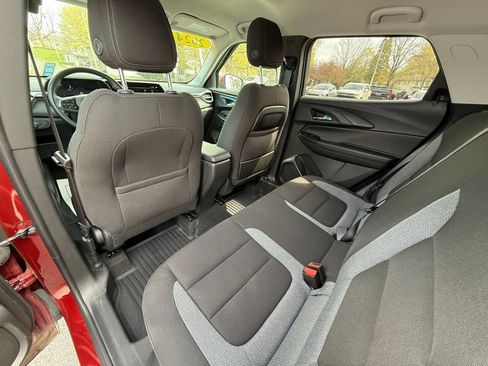 Used 2024 Chevrolet TrailBlazer LT w/ LT Cold Weather Package AWD/4WD image 22