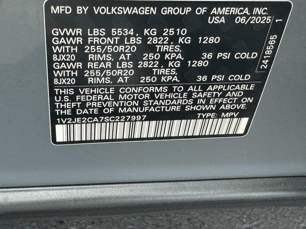 Used 2025 Volkswagen Atlas Cross Sport SE FWD image 29
